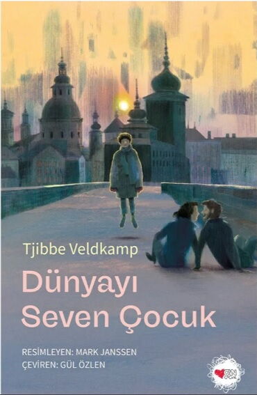 DÜNYAYI SEVEN ÇOCUK